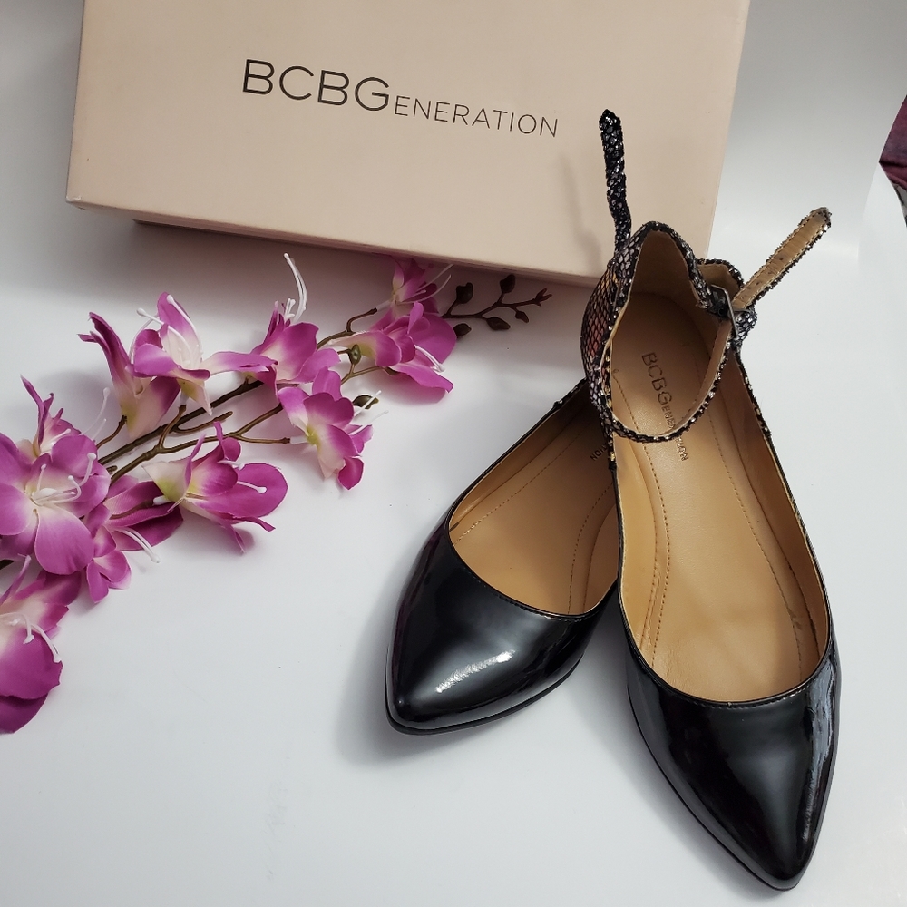 BCBGENERATION Black Pointy ToeFlats - Picture 2 of 11